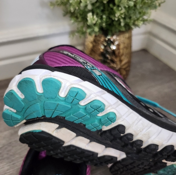 Brooks womens sneakers size 7.5 - Picture 6 of 8
